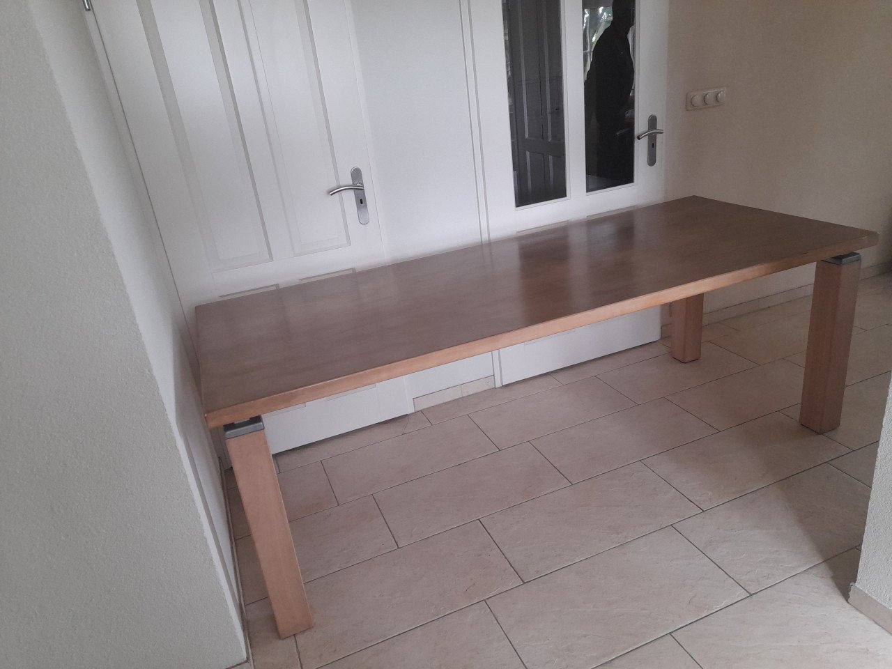 Massief houten grote Tafel 220 x 90 ( in goede staat )
