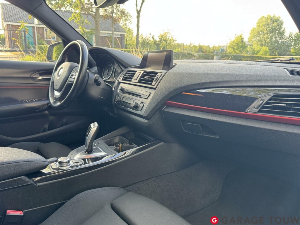 BMW 1 Serie 118i business+ sport xenon, afn. trekh. nl. auto