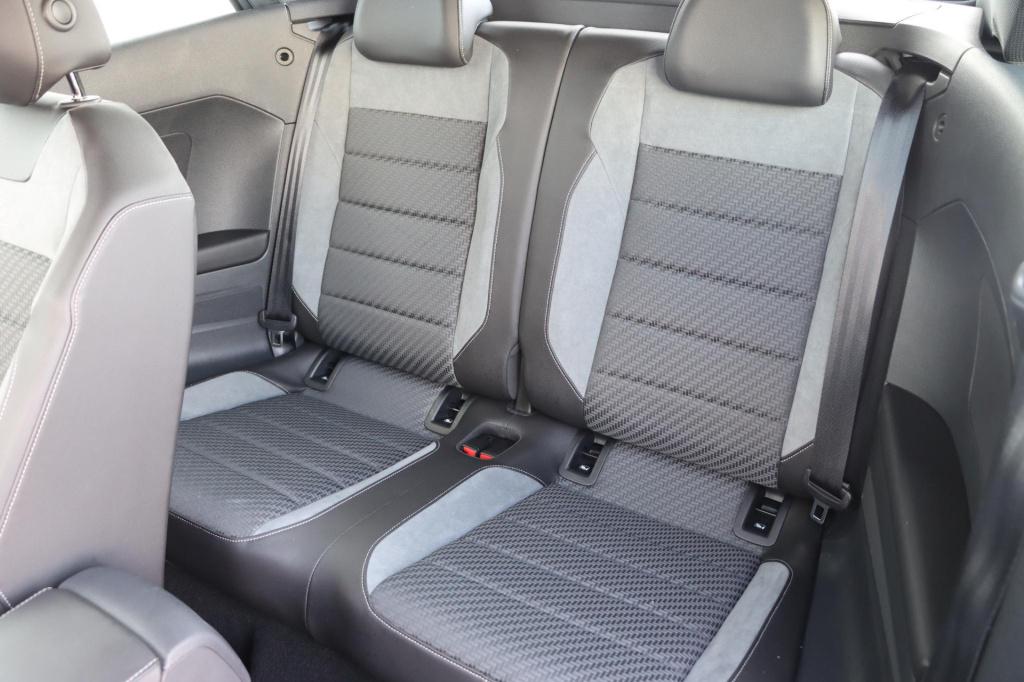 Volkswagen T-roc cabrio 1.5 tsi r-line 150pk dsg7 iq.light | stoel- en stuu