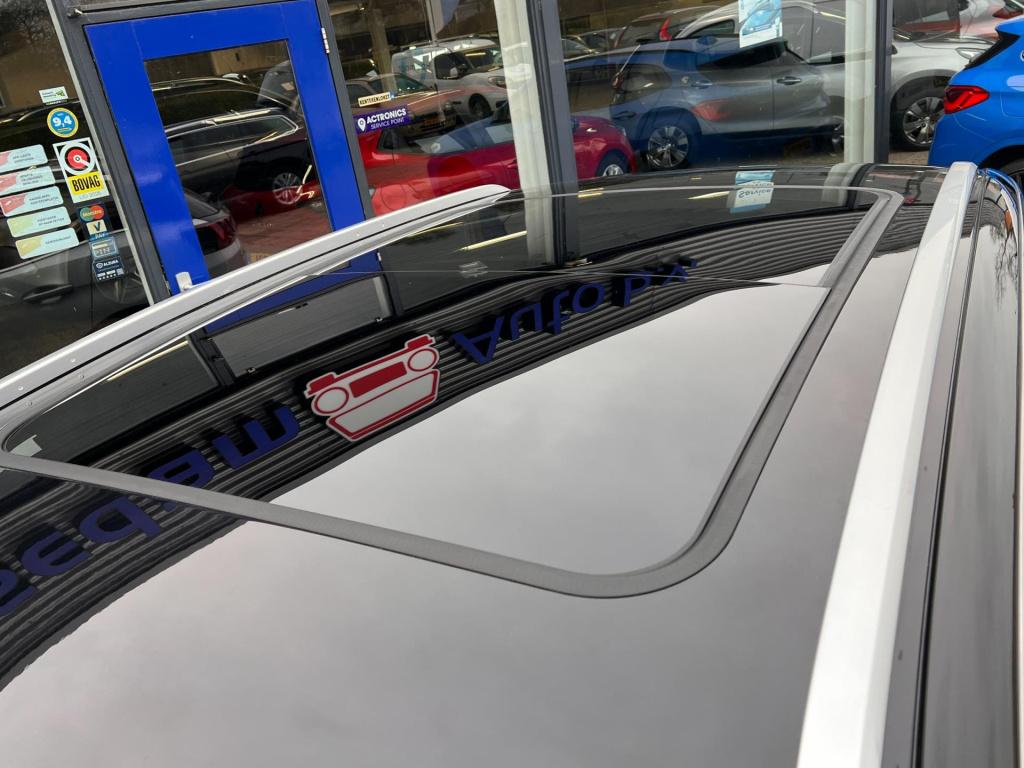 Peugeot 3008 1.6 hybrid4 300 gt, panodak, afn. trekhaak enz..