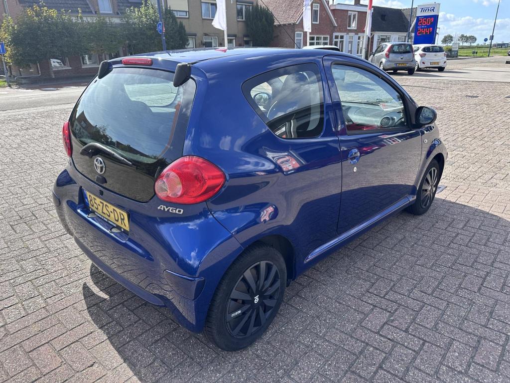 Toyota Aygo 1.0-12v +