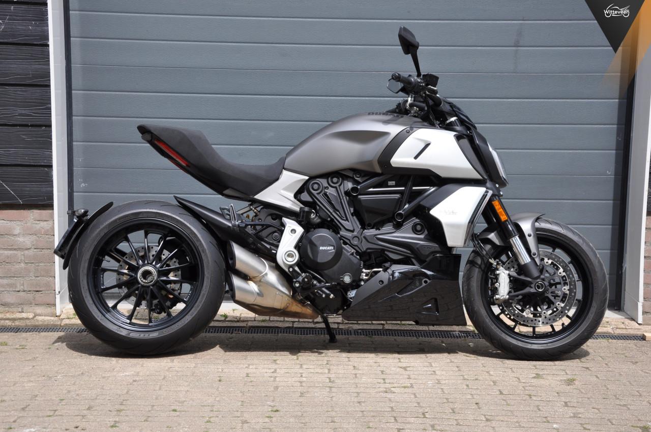 Ducati Diavel 1260 8250 km, Nederlandse motor