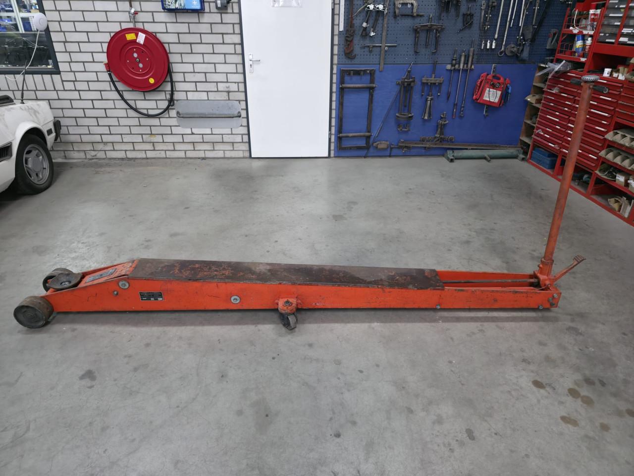 Vintage garagekrik (1971) – 12 ton – 310 cm – niet werkend