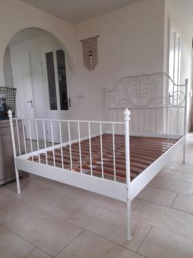 Metalen Bed 140 x 200 (in goede staat )