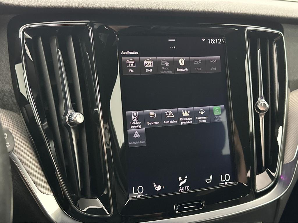 Volvo V60 t6 340pk recharge r-design| achteruitrijcamera| trekhaak| adap.cr