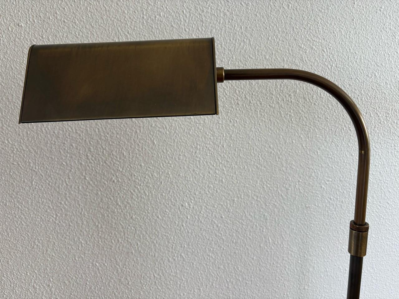 Moderne staande leeslamp (brons)