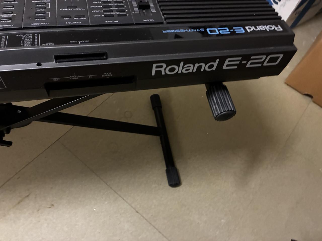 Roland Synthesizer uniek