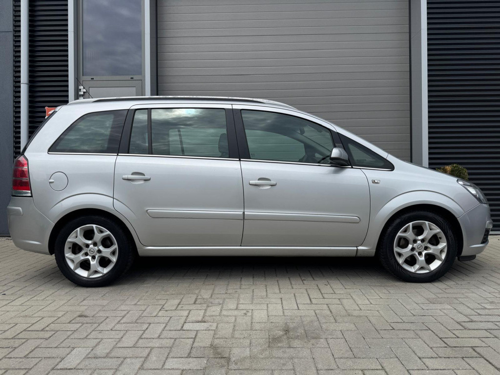 Opel Zafira 1.8 essentia/nwe distri/apk vol jaar/full option/trekhaak