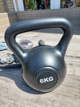 Nieuwe ketllebell (gewicht) 6 kg.