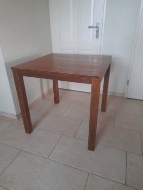 Massief houten tafel 80 x 80 x 76,5H (in goede  staat )  Eiken hout