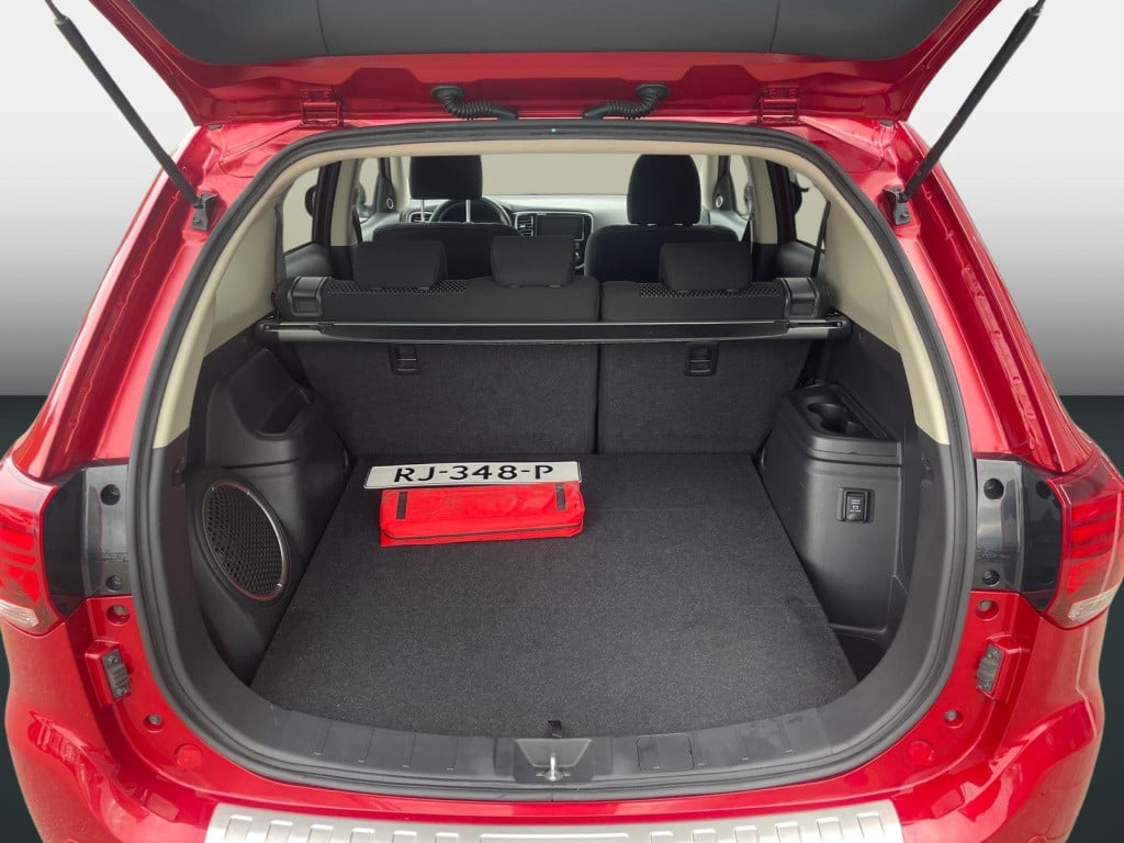 Mitsubishi Outlander 2.0 connect pro