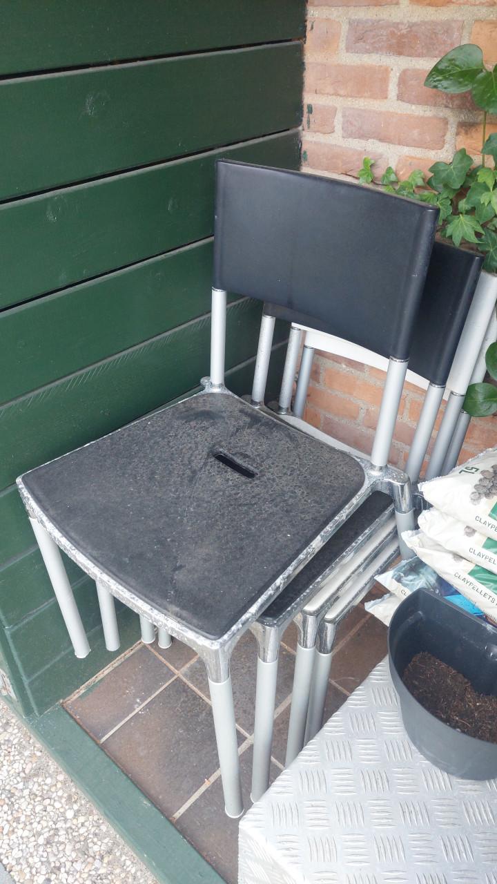 Gratis 4 stoelen