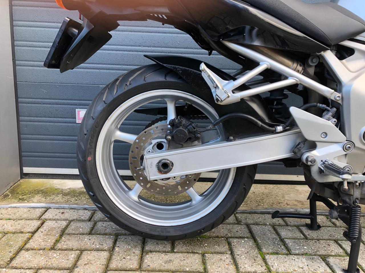 Inruilkoopje: Yamaha FZ6 N uit 2004, met 68dkm, nieuwe achterband €1995,-
