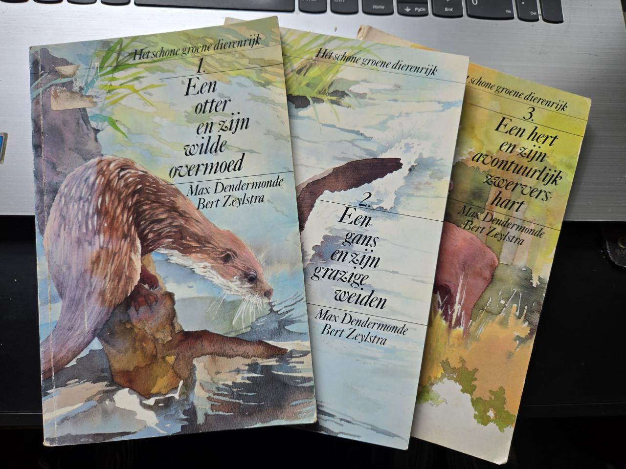 Drie deeltjes uit de boekenreeks "Het schone groene dierenrijk"