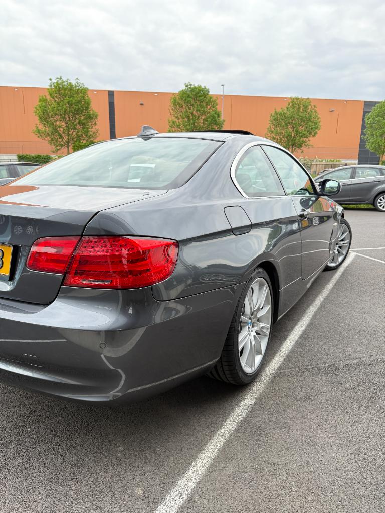 BMW 3-serie e92 320i corporate lease mineralgrey edition