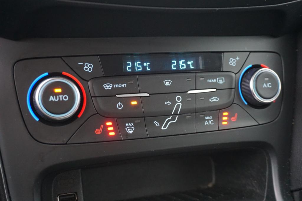 Ford Focus 1.0 titanium edition 1e eigenaar / navi / climate controle / cru