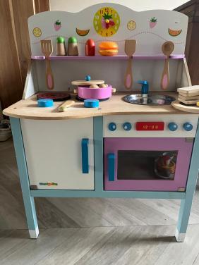 Schattig keukentje met Nijntje servies