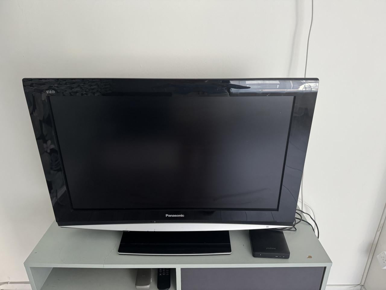 Panasonic 32 inch LCD TV (Model: TX-32LXD85F) – Inclusief afstandsbediening