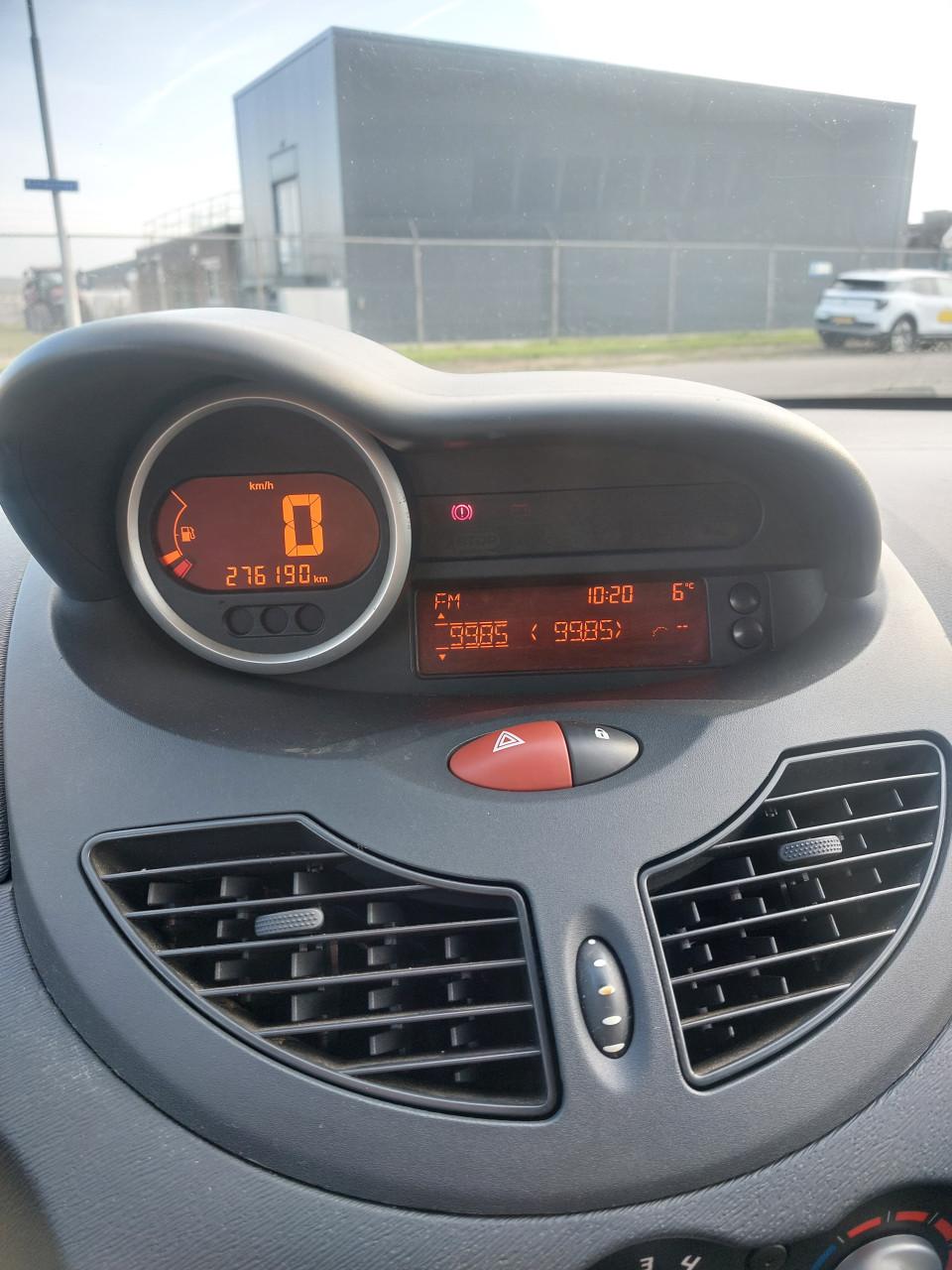 Renault twingo bj 2011  1250 euro