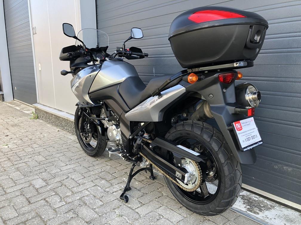 Complete Suzuki DL650 ABS uit 2008 met 30dkm, nieuwe banden etc €3795,-