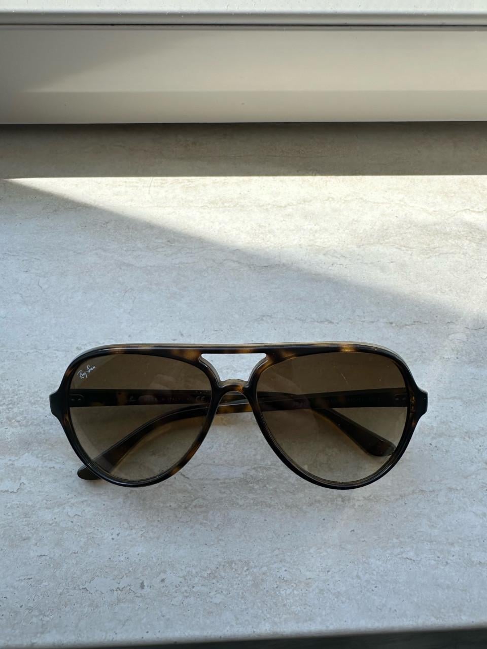 Ray-Ban Cats 5000 zonnebril (model RB 4125)