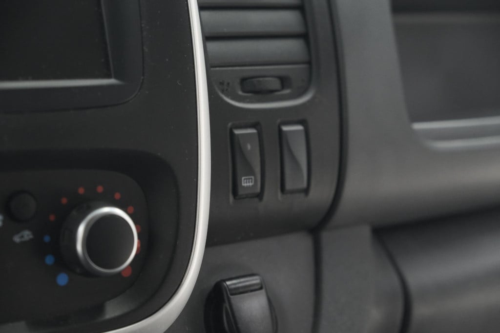 Renault Trafic 2.0 dci 120 t27 l1h1 work edition | trekhaak | apple carplay