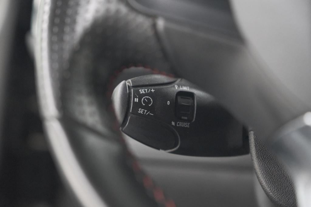 Peugeot 2008 puretech 130 gt-line | allseason banden | panoramadak | apple 