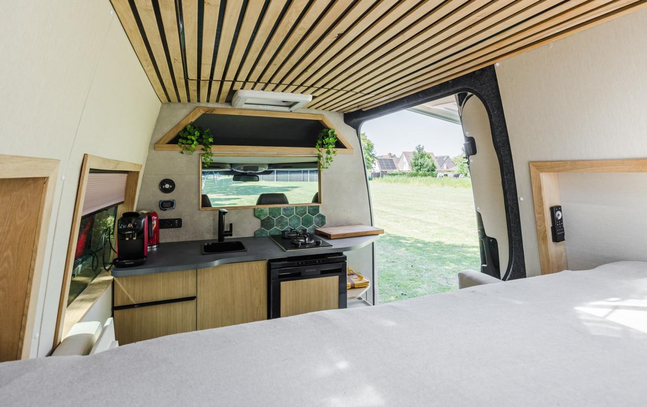 Unieke VW Crafter L2H2, Breedte bed, off-grid voorziening