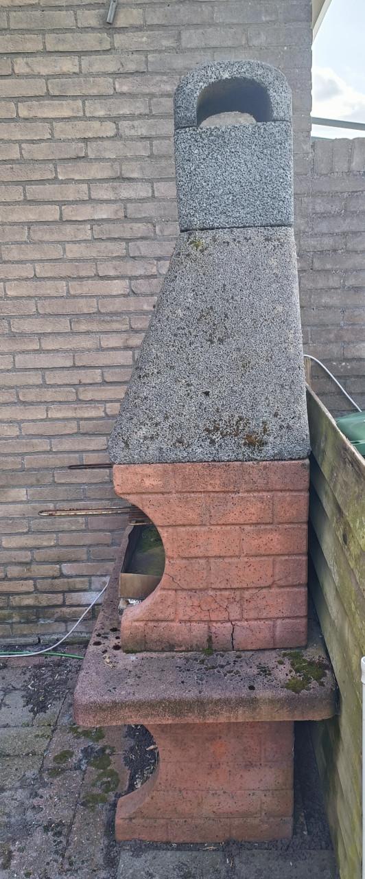 Stenen buitenbarbecue