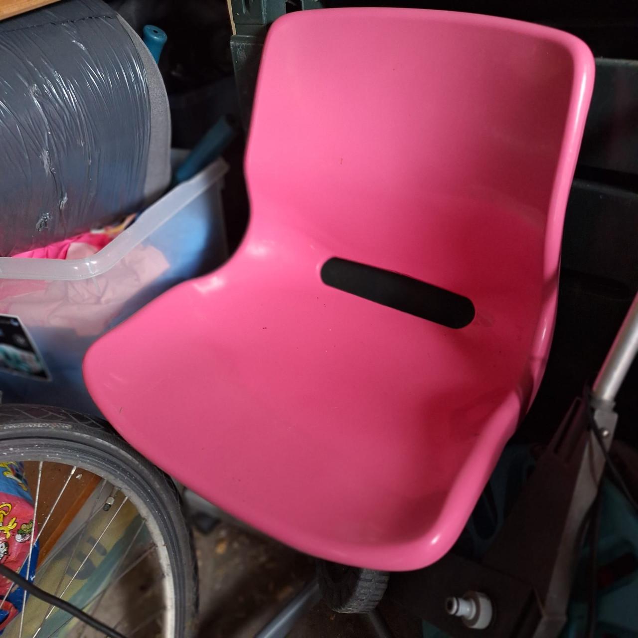 Twee buro stoelen van Ikea