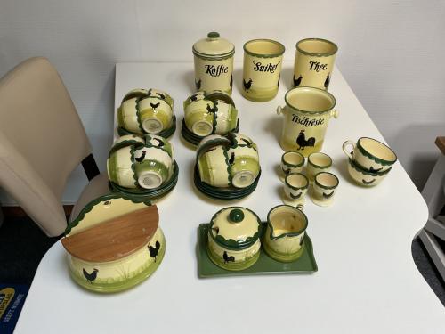 Kip haan Servies