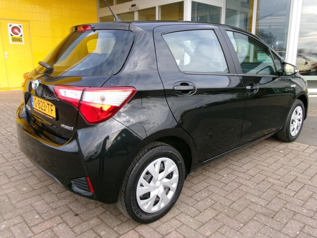 Toyota Yaris 1.5 hybrid clima, camera, multimedia, bluet.