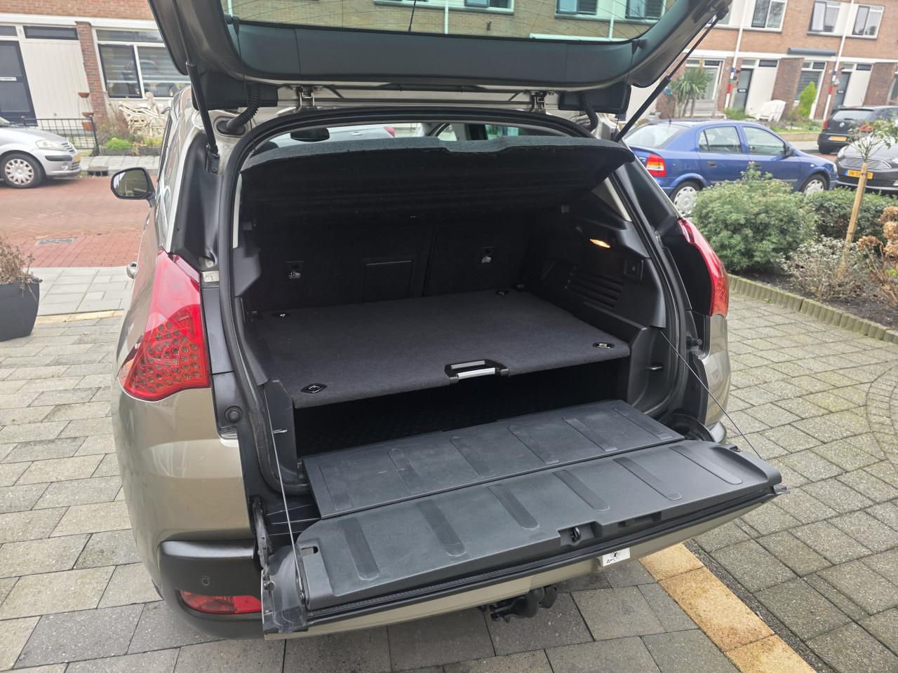 Tekoop zeer mooie Peugeot 3008 1.6 VTI Premiére