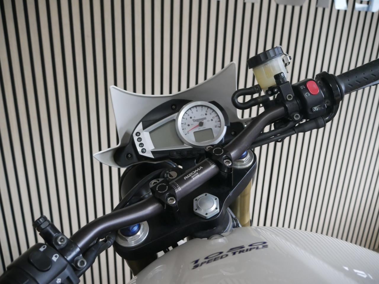 TRIUMPH SPEED TRIPLE 1050