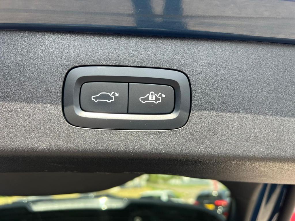 Lynk & Co 01 1.5 261pk phev 7dcth , panodak ,360gr camera , adaptive cc , c