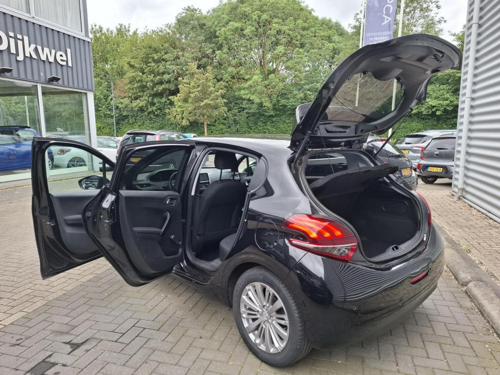 Peugeot 208 1.2 signature nav/airco/lmv/park