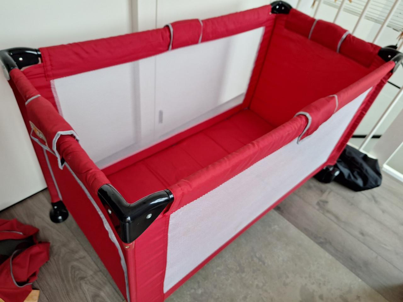 Koelstra campingbedje + matras + beddengoed