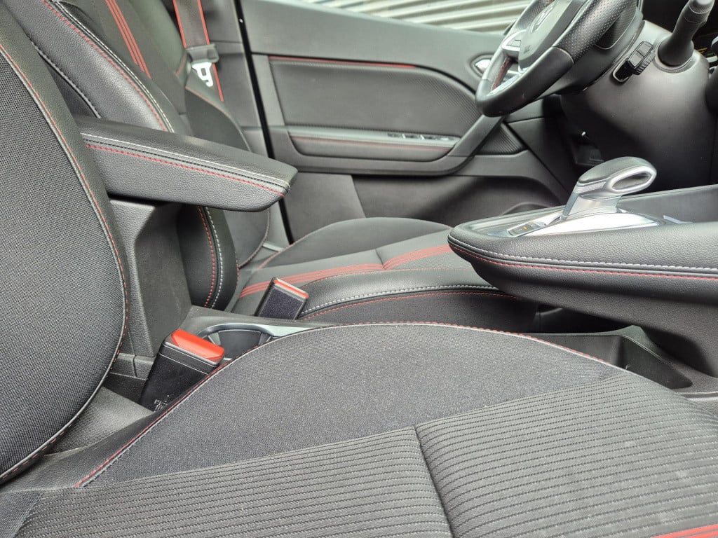 Renault Captur e-tech hybrid 145 r.s. line