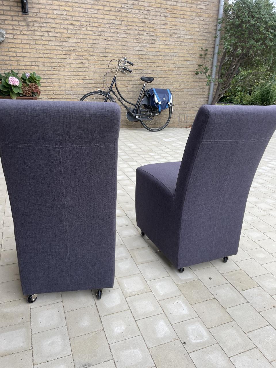 2 eetkamerstoelen