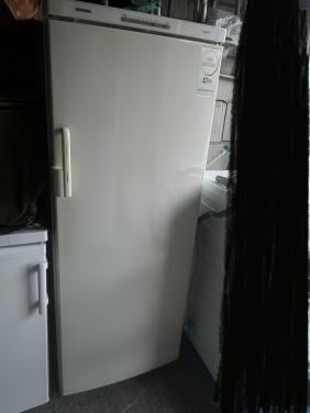 Siemens Electronic Koelkast 155x60 cm. 289 liter