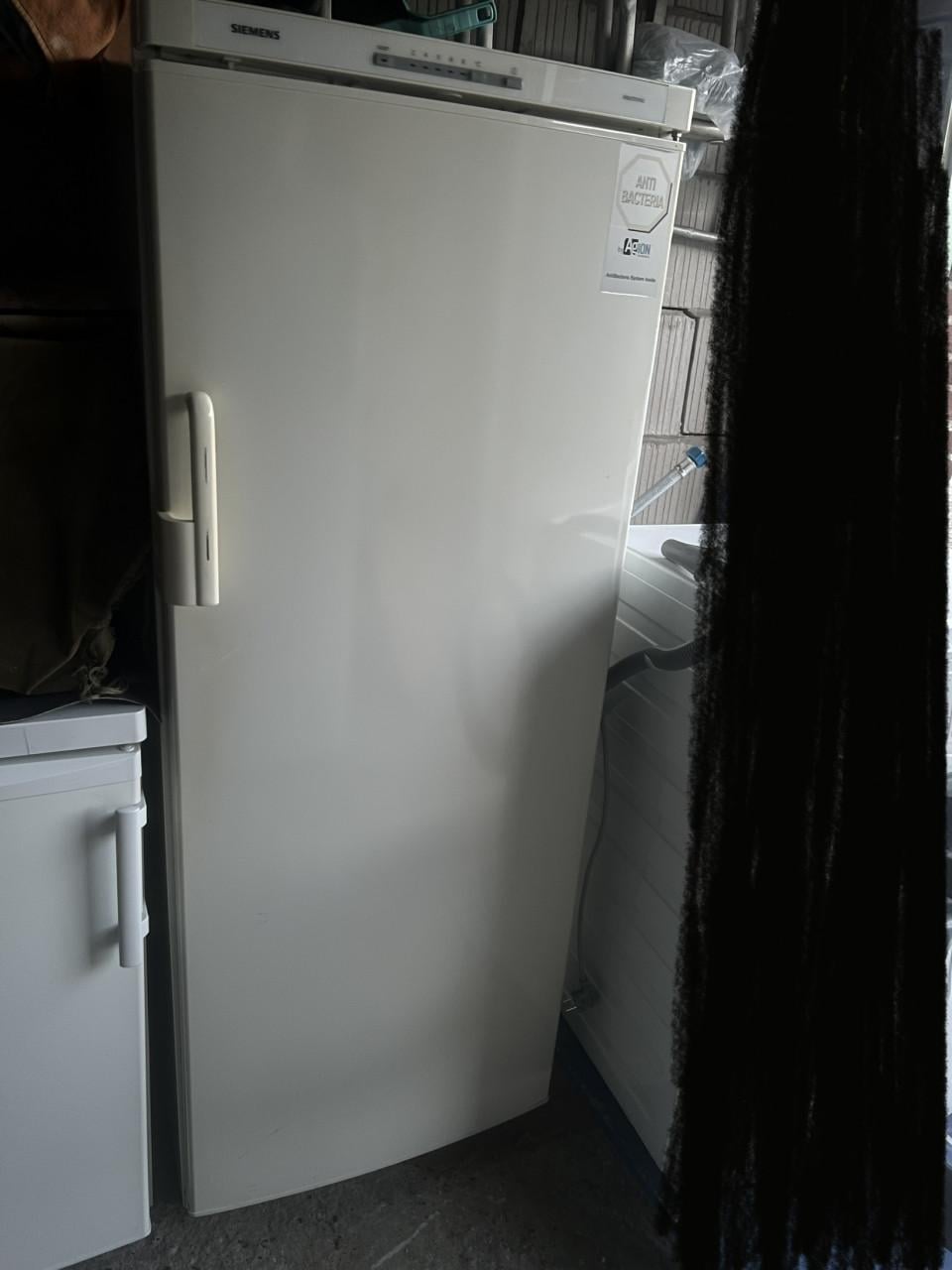Siemens Electronic Koelkast 155x60 cm. 289 liter