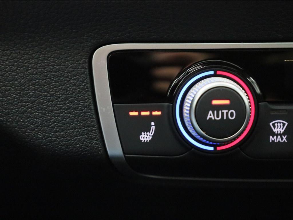 Audi Q2 35 tfsi pro line | panoramadak | stoelverwarming | leder | camera |