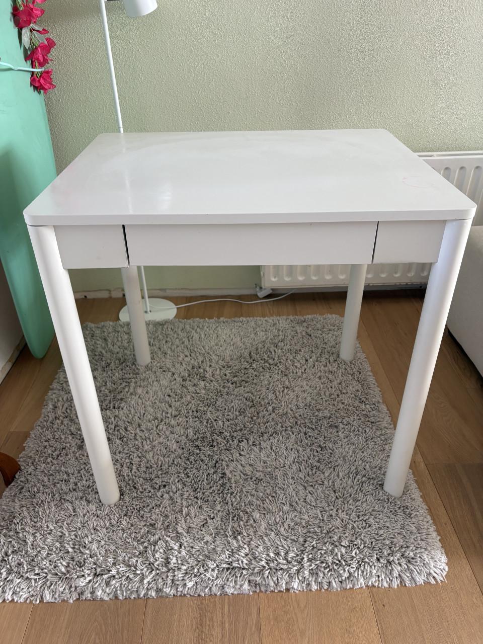 Net compact IKEA bureau