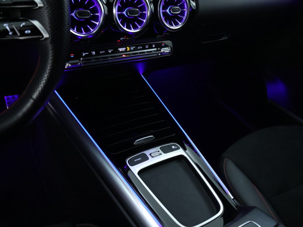 Mercedes-Benz Gla-klasse 250 e amg line | cruise control | sfeerverlichting