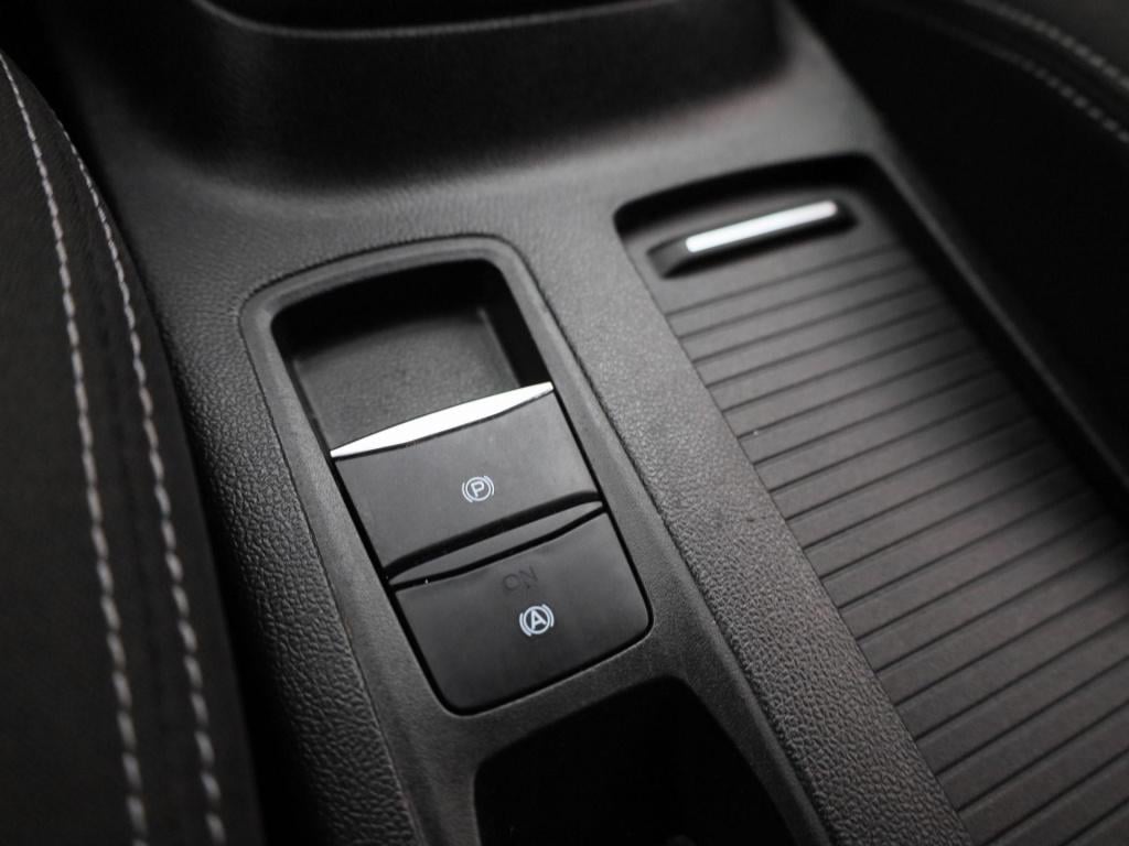 Ford Focus wagon 1.0 ecoboost hybrid titanium | climate control | cruise co