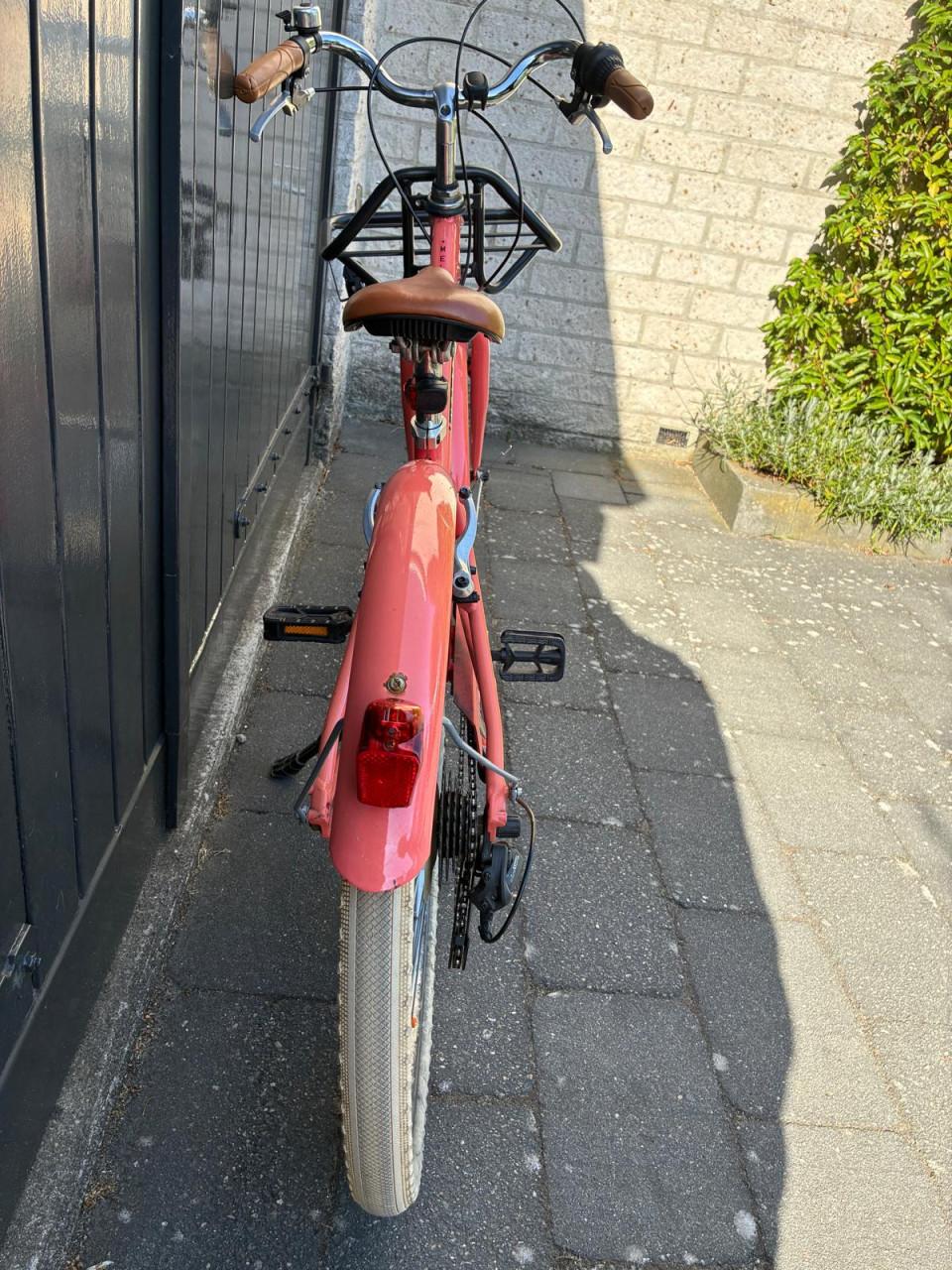 Meisjesfiets in goede staat 24 inch wielen