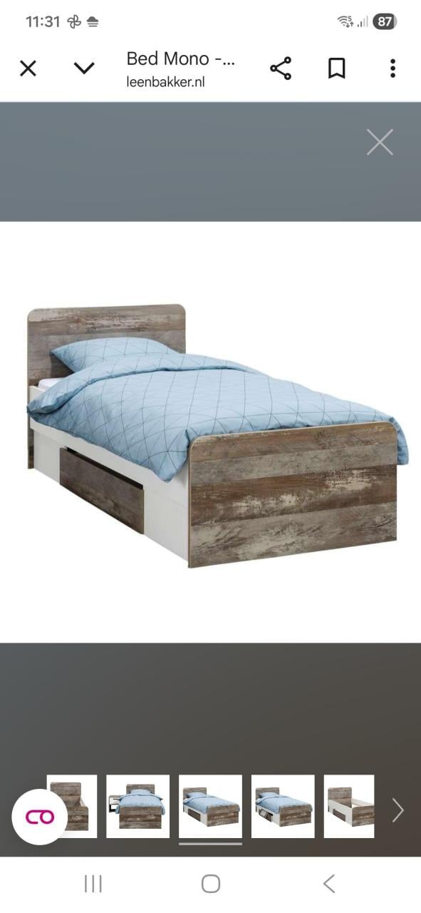 Eenpersoonsbed met opberglade