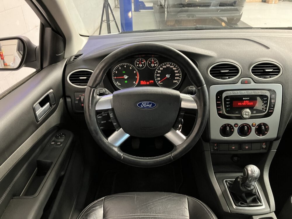 Ford Focus 2.0-16V Futura