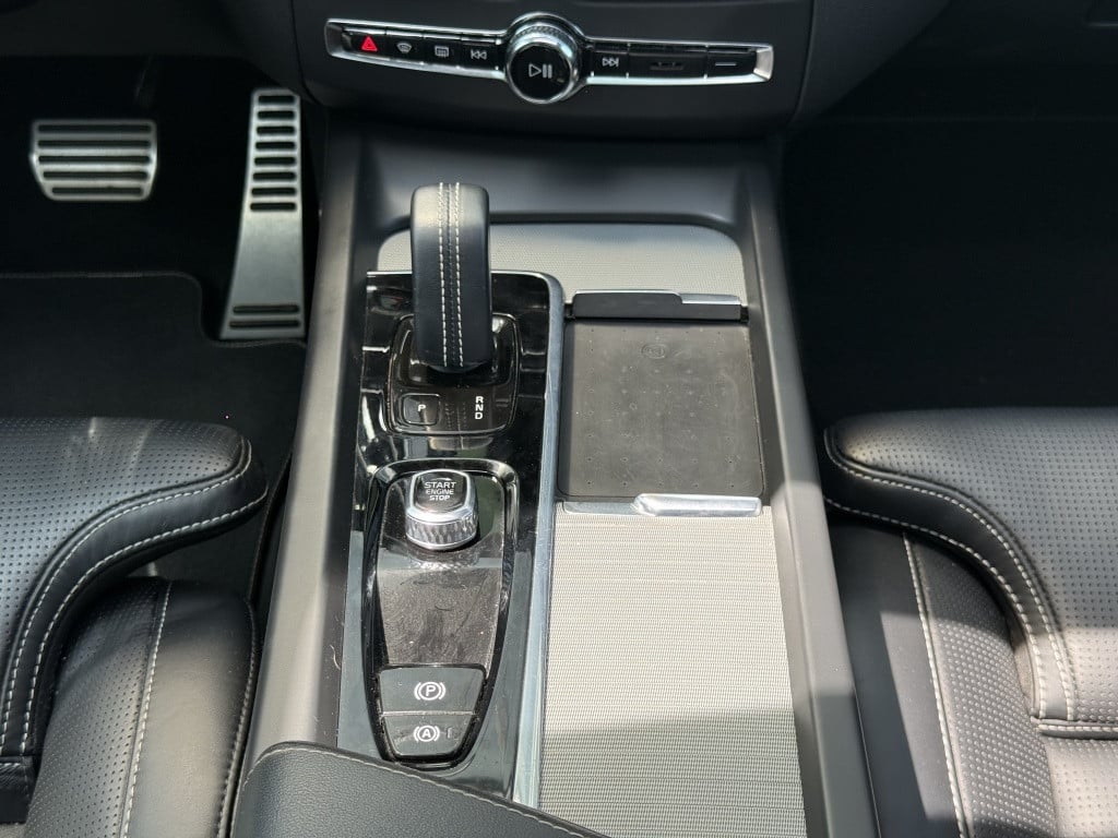 Volvo XC60 t6 340pk recharge r-design| adap.cruise| luchtvering| panodak| 2