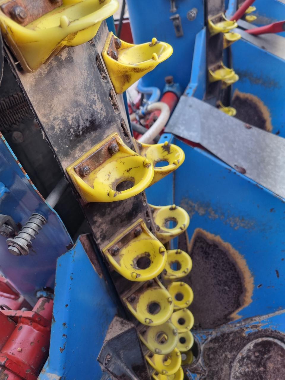 AARDAPPEL PLANTER/POTER GRUSE